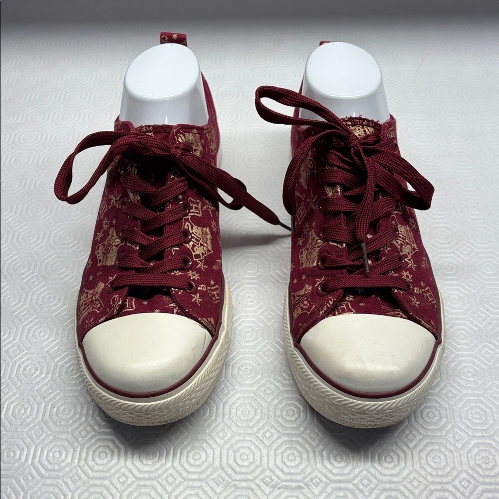Harry Potter Hogwarts Canvas Low-Top Sneakers Size 8 Colour Burgundy - Picture 2 of 9